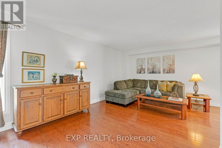 1471 PICKWICK DRIVE, Mississauga (East Credit), Ontario, L5V1V7