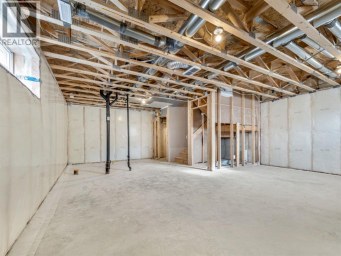 2504 43 Street S Lethbridge Alberta photo 12