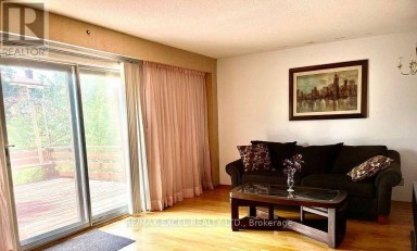44 APPLEMORE ROAD W Toronto (Malvern) Ontario photo 2