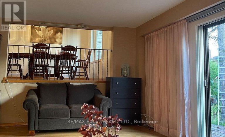 44 APPLEMORE ROAD W, Toronto (Malvern), Ontario, M1B1R6