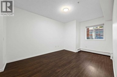 121, 126 14 Avenue SW Calgary Alberta photo 18