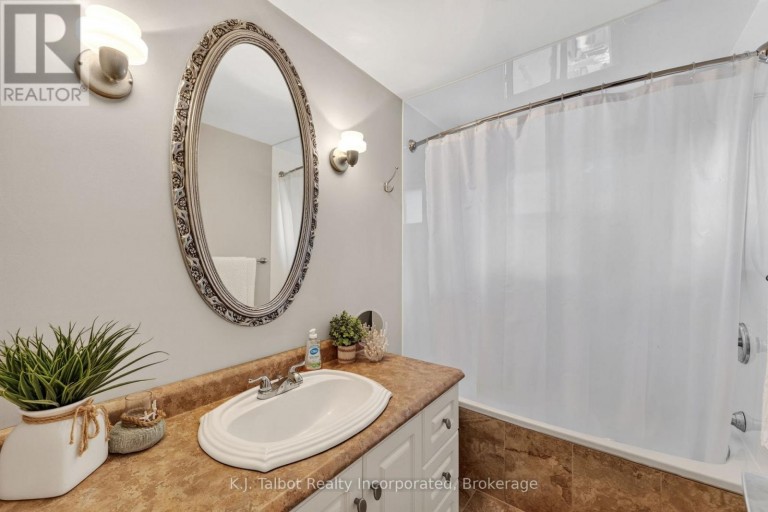 232 PICTON STREET W, Goderich (Goderich (Town)), Ontario, N7A2C8