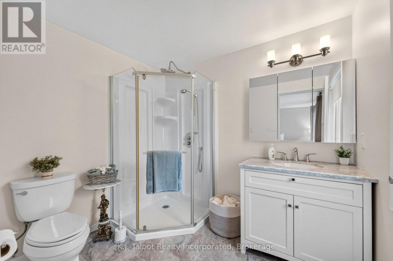 232 PICTON STREET W, Goderich (Goderich (Town)), Ontario, N7A2C8