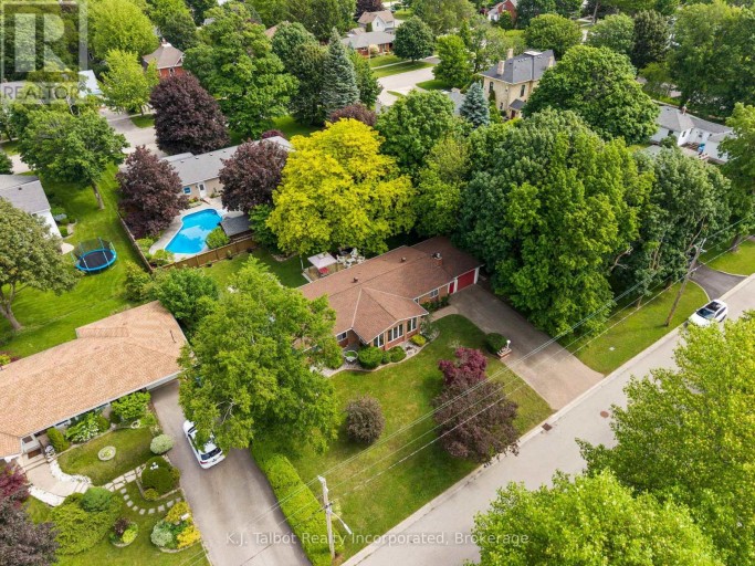 232 PICTON STREET W, Goderich (Goderich (Town)), Ontario, N7A2C8