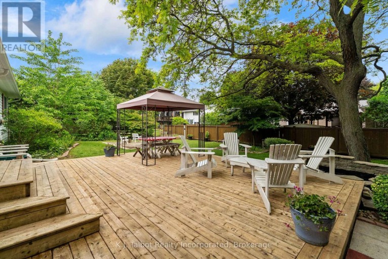 232 PICTON STREET W, Goderich (Goderich (Town)), Ontario, N7A2C8