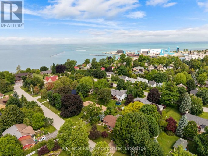 232 PICTON STREET W, Goderich (Goderich (Town)), Ontario, N7A2C8