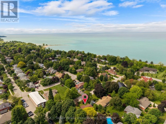 232 PICTON STREET W, Goderich (Goderich (Town)), Ontario, N7A2C8