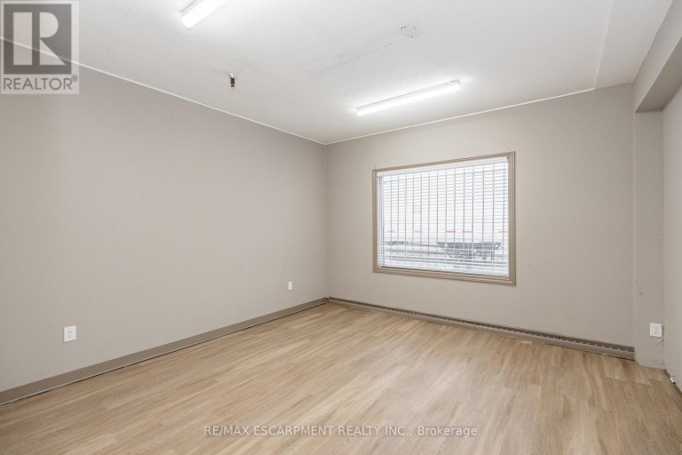 18 LINDEN STREET, Hamilton (Crown Point), Ontario, L8L3H6