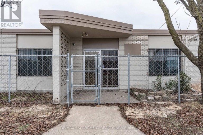 18 LINDEN STREET, Hamilton (Crown Point), Ontario, L8L3H6
