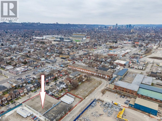 18 LINDEN STREET, Hamilton (Crown Point), Ontario, L8L3H6