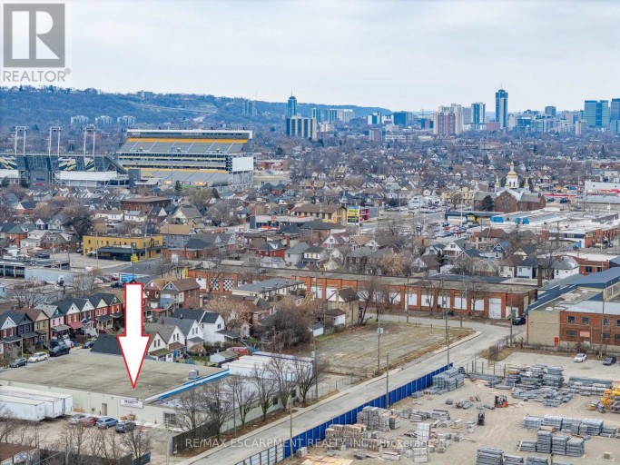 18 LINDEN STREET, Hamilton (Crown Point), Ontario, L8L3H6