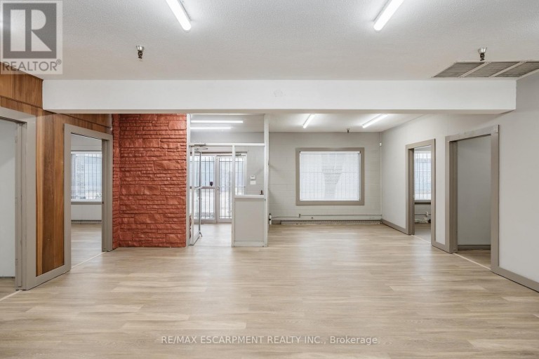 18 LINDEN STREET, Hamilton (Crown Point), Ontario, L8L3H6