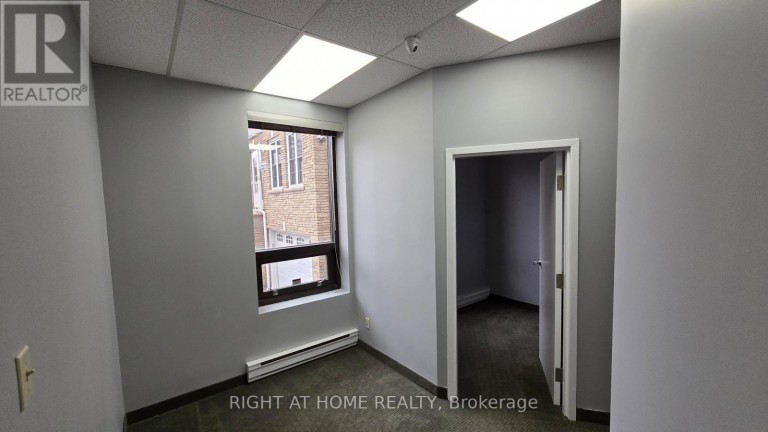 102 - 2201 WARDEN AVENUE, Toronto (Tam O'Shanter-Sullivan), Ontario, M1T1V5