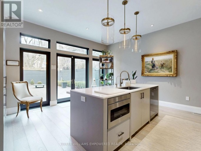 10 WEBSTER AVENUE, Toronto (Annex), Ontario, M5R1N7
