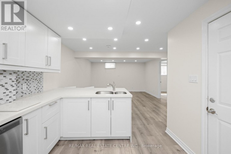 26 PHILLIPO DRIVE, Hamilton (Chappel), Ontario, L9B2P6