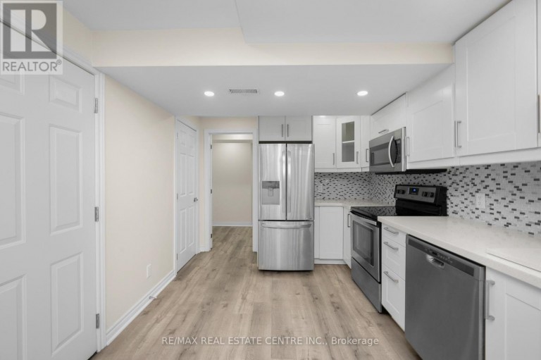 26 PHILLIPO DRIVE, Hamilton (Chappel), Ontario, L9B2P6