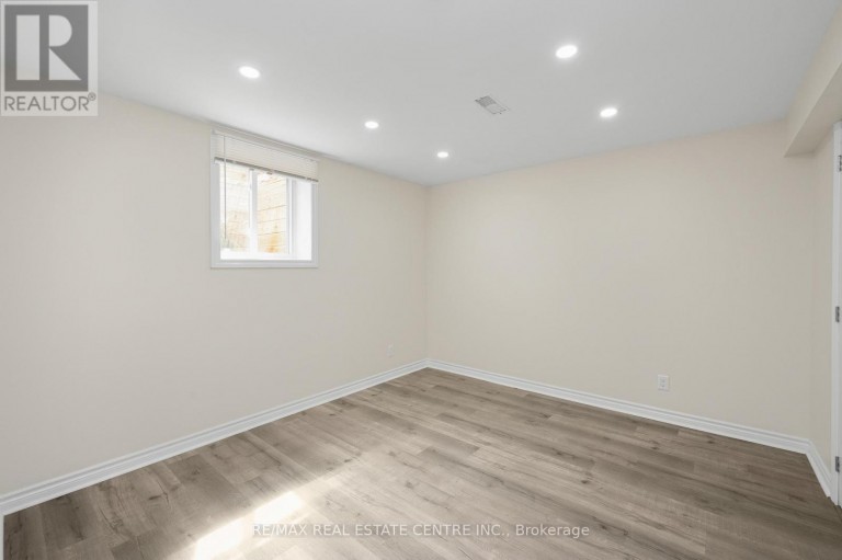 26 PHILLIPO DRIVE, Hamilton (Chappel), Ontario, L9B2P6
