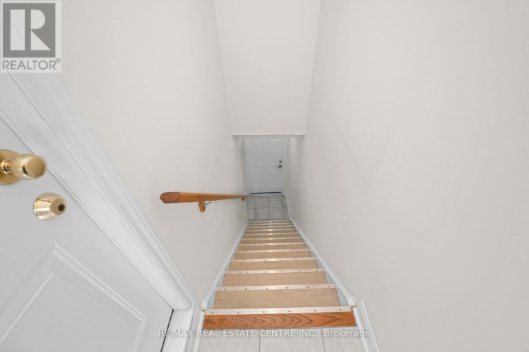 26 PHILLIPO DRIVE, Hamilton (Chappel), Ontario, L9B2P6