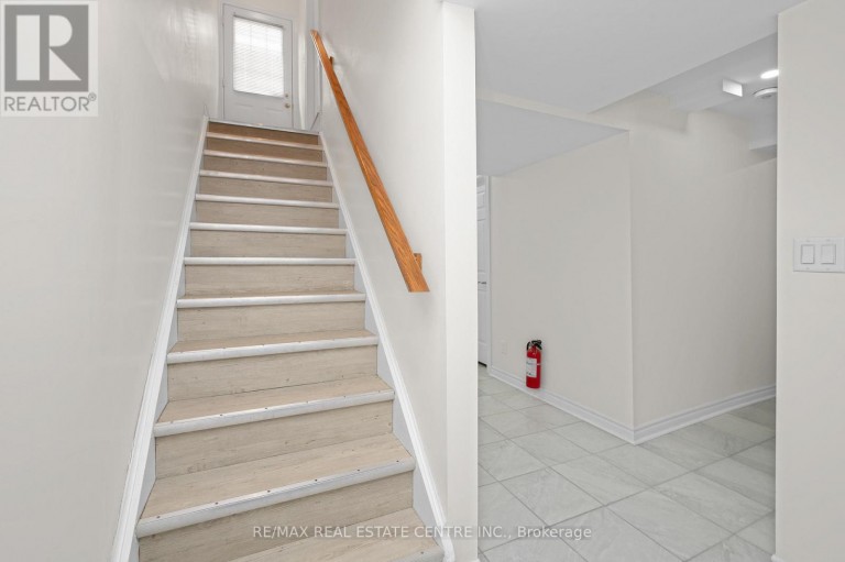 26 PHILLIPO DRIVE, Hamilton (Chappel), Ontario, L9B2P6