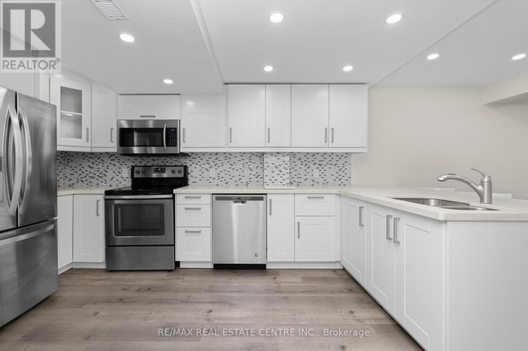 26 PHILLIPO DRIVE, Hamilton (Chappel), Ontario, L9B2P6