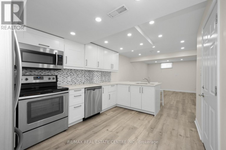 26 PHILLIPO DRIVE, Hamilton (Chappel), Ontario, L9B2P6