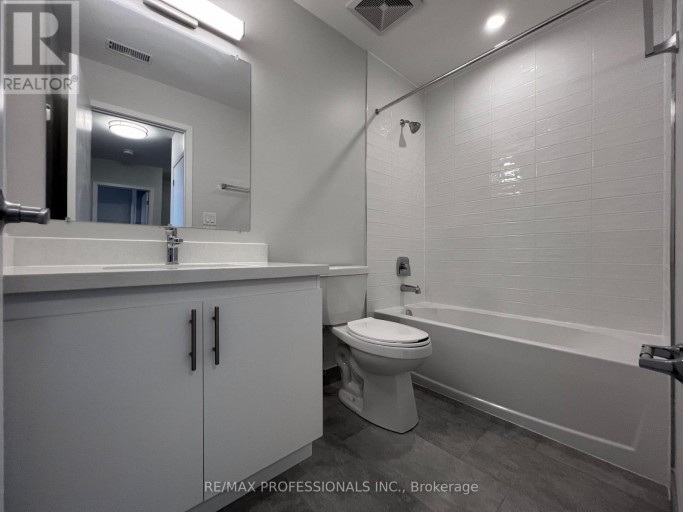 121 - 62 DIXFIELD DRIVE, Toronto (Eringate-Centennial-West Deane), Ontario, M9C3W1