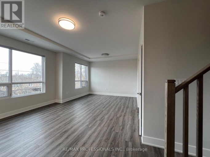 121 - 62 DIXFIELD DRIVE, Toronto (Eringate-Centennial-West Deane), Ontario, M9C3W1
