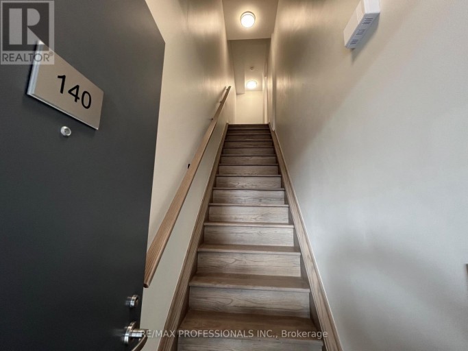 140 - 62 DIXFIELD DRIVE, Toronto (Eringate-Centennial-West Deane), Ontario, M9C3W1