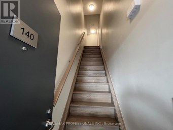 140 - 62 DIXFIELD DRIVE Toronto (Eringate-Centennial-West Deane) Ontario photo 3