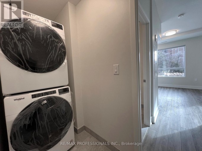 102 - 62 DIXFIELD DRIVE, Toronto (Eringate-Centennial-West Deane), Ontario, M9C3W1