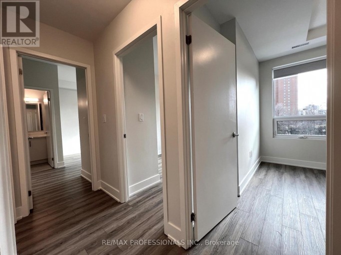 102 - 62 DIXFIELD DRIVE, Toronto (Eringate-Centennial-West Deane), Ontario, M9C3W1