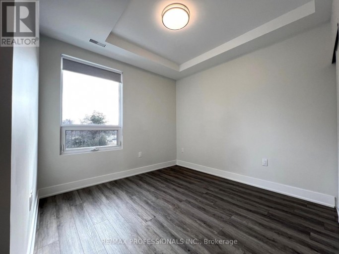 102 - 62 DIXFIELD DRIVE, Toronto (Eringate-Centennial-West Deane), Ontario, M9C3W1