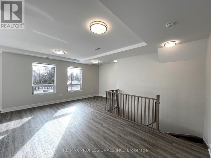 102 - 62 DIXFIELD DRIVE, Toronto (Eringate-Centennial-West Deane), Ontario, M9C3W1