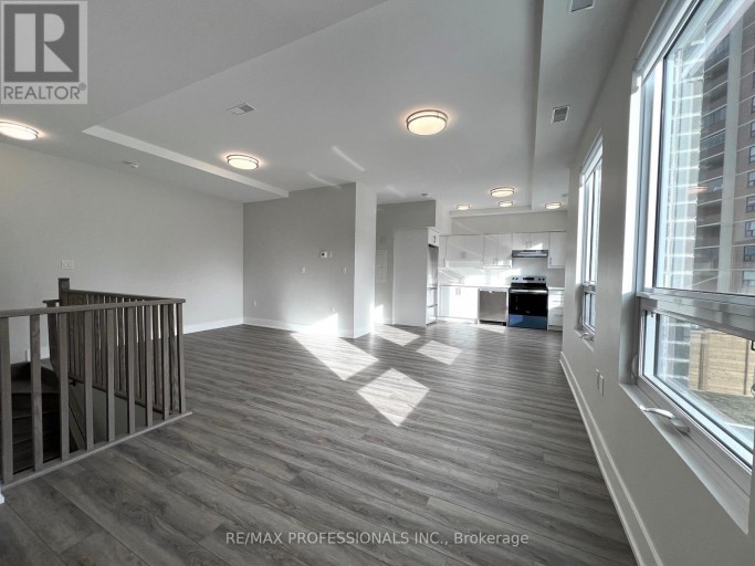 102 - 62 DIXFIELD DRIVE, Toronto (Eringate-Centennial-West Deane), Ontario, M9C3W1