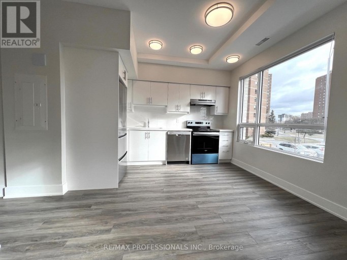 102 - 62 DIXFIELD DRIVE, Toronto (Eringate-Centennial-West Deane), Ontario, M9C3W1