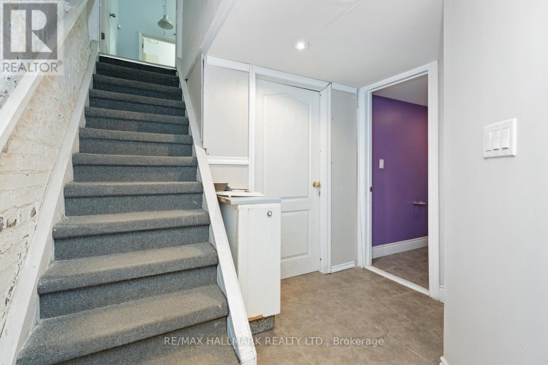 534 ANNETTE STREET, Toronto (Runnymede-Bloor West Village), Ontario, M6S2C2