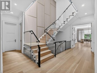 201 HILLHURST BOULEVARD Toronto (Bedford Park-Nortown) Ontario photo 17