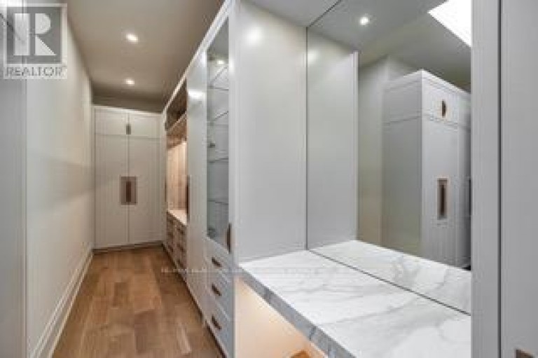 201 HILLHURST BOULEVARD, Toronto (Bedford Park-Nortown), Ontario, M5N1P3