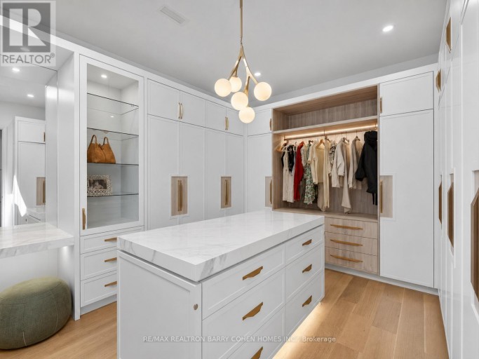 201 HILLHURST BOULEVARD, Toronto (Bedford Park-Nortown), Ontario, M5N1P3