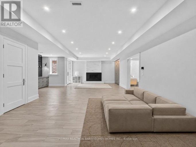 201 HILLHURST BOULEVARD, Toronto (Bedford Park-Nortown), Ontario, M5N1P3