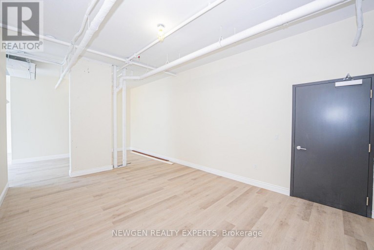 319 - 996 MARTIN GROVE ROAD, Toronto (West Humber-Clairville), Ontario, M9W4V8