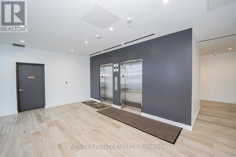 319 - 996 MARTIN GROVE ROAD, Toronto (West Humber-Clairville), Ontario, M9W4V8