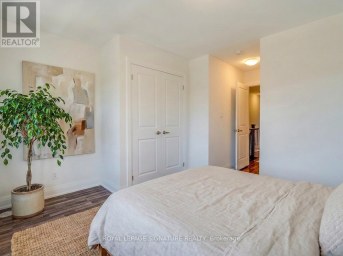 UPPER - 59 CREEKBANK ROAD Toronto (Rustic) Ontario photo 11