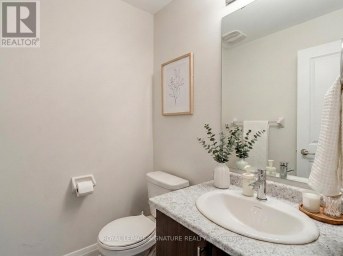 UPPER - 59 CREEKBANK ROAD Toronto (Rustic) Ontario photo 6
