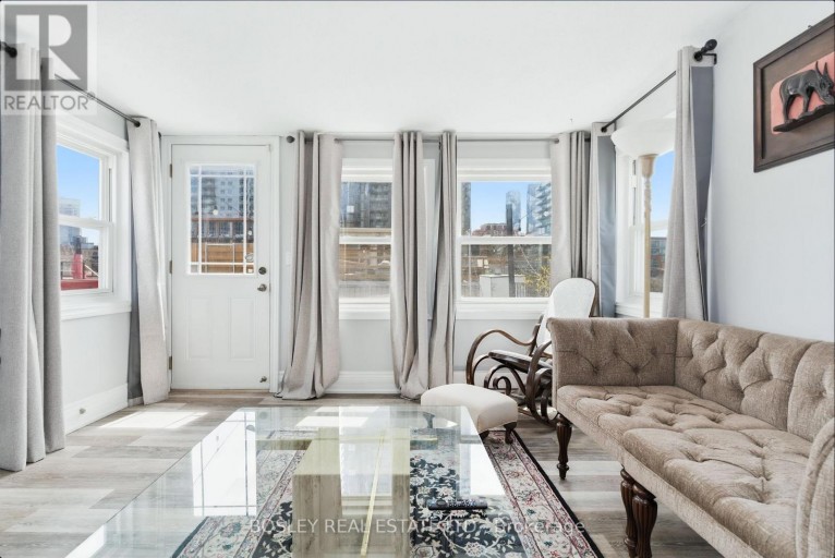 179 QUEEN STREET E, Toronto (Moss Park), Ontario, M5A1S2