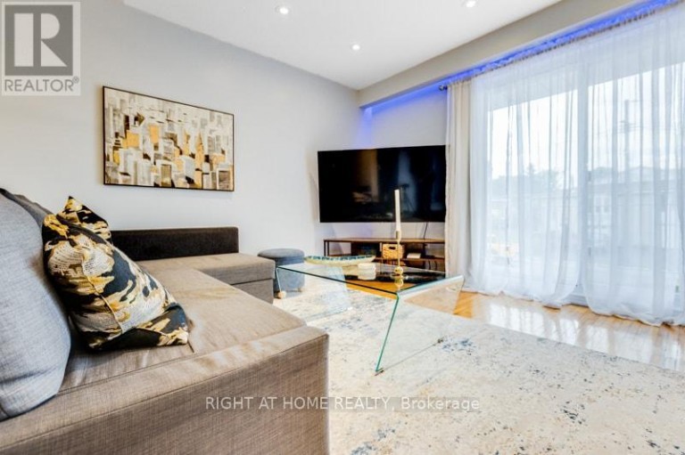 15 TUNA COURT, Hamilton (Templemead), Ontario, L8W1S1