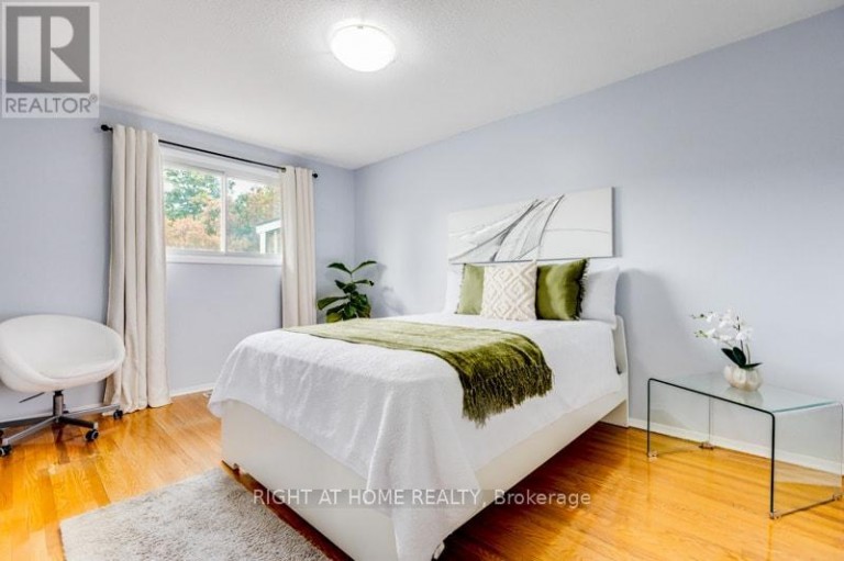 15 TUNA COURT, Hamilton (Templemead), Ontario, L8W1S1