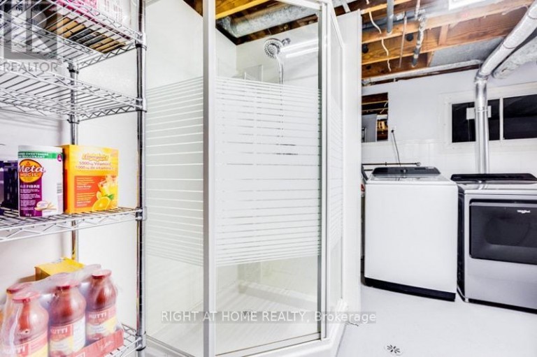 15 TUNA COURT, Hamilton (Templemead), Ontario, L8W1S1