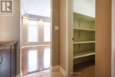 2ND MASTER BEDROOM - 41 PULPWOOD CRES MASTER CRESCENT Richmond Hill (Jefferson) Ontario photo 8