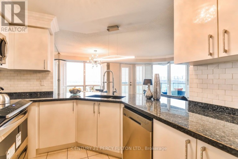 212 - 1030 SHEPPARD AVENUE, Toronto (Bathurst Manor), Ontario, M3H2T6